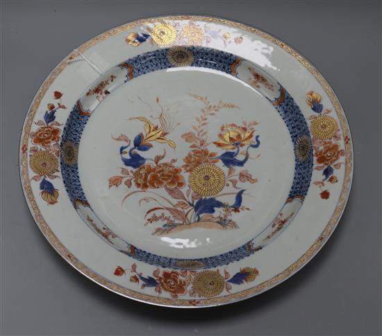 A Chinese Qianlong Imari pattern charger